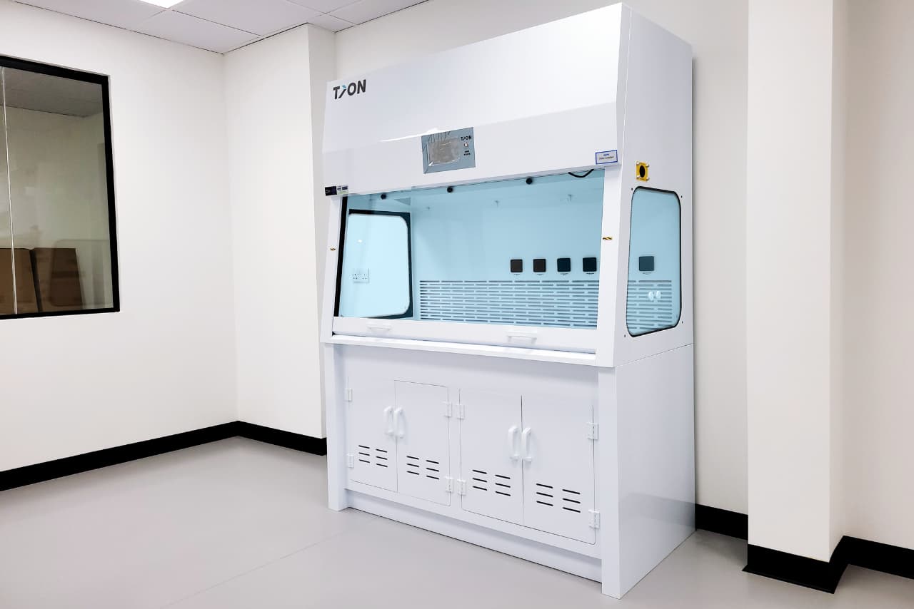 How long does it take to build a new fume cupboard?